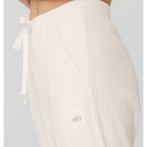 ✨alo yoga Muse Sweatpant XXS✨